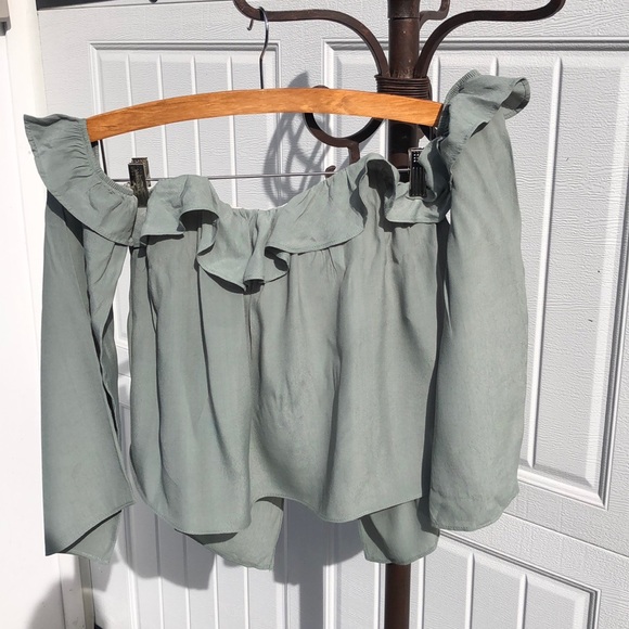 Nordstrom off the shoulder crop top! - Picture 2 of 6